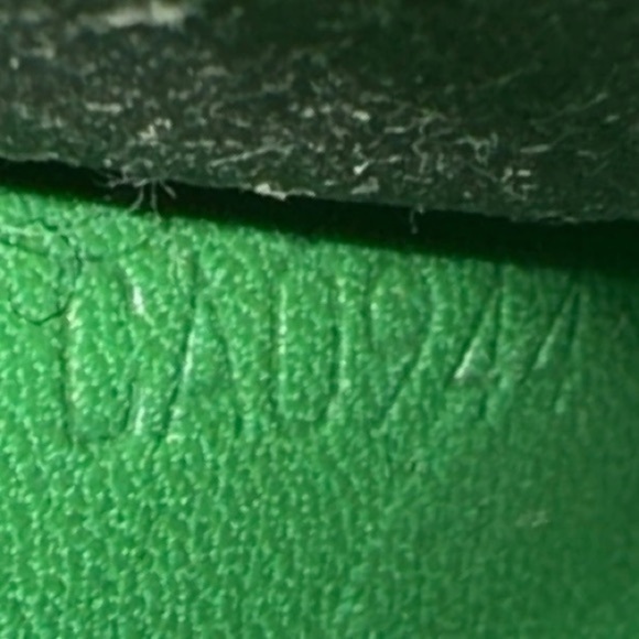 AUTHENTIC Louis Vuitton Monogram 4 ring key holder. Green. - Picture 14 of 14